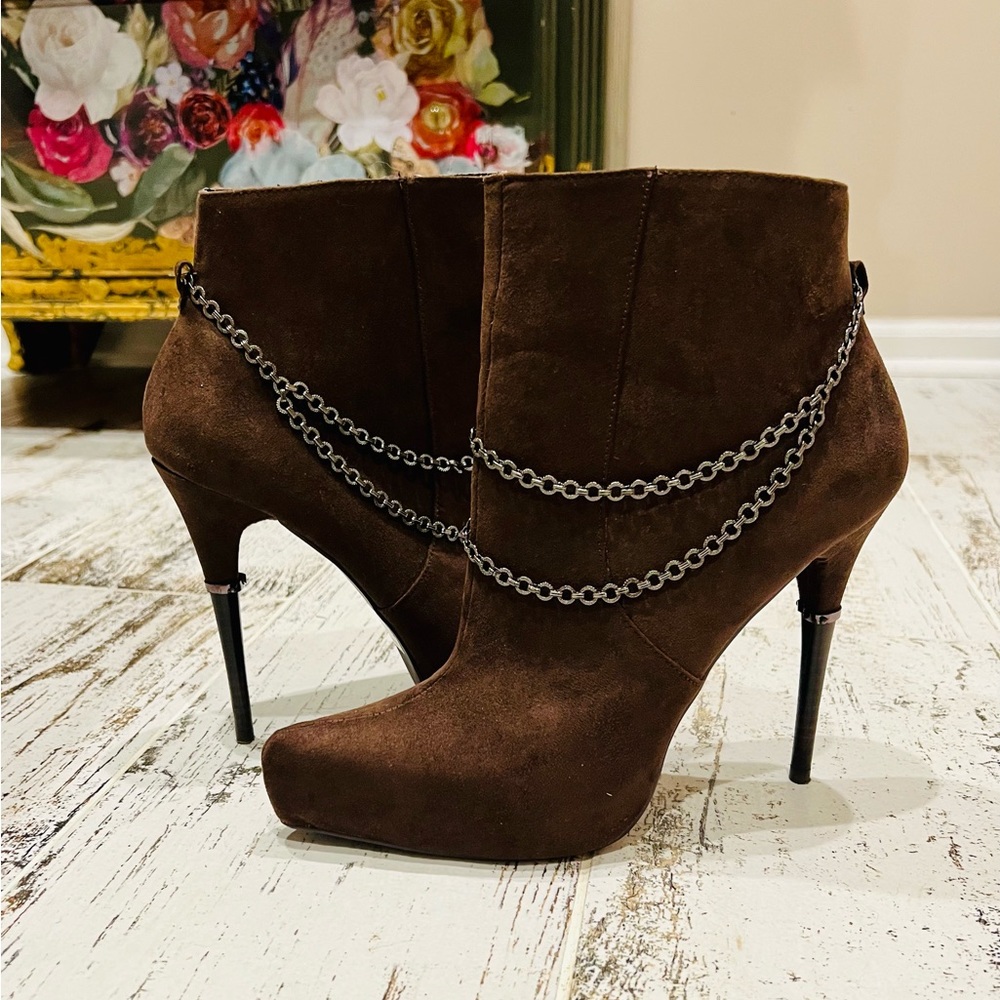 GenERation Brown Platform Heels With Metalic/Chain Detail